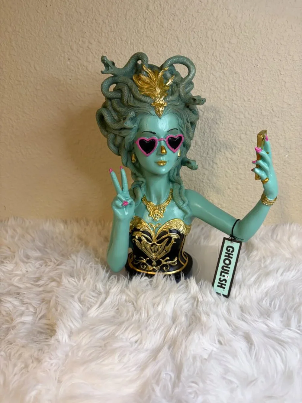 Ghoulies Medusa Selfie Bust Statue Halloween Gothic Decor Sunglasses NWT